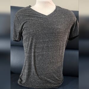 H&M heather grey v neck shirt